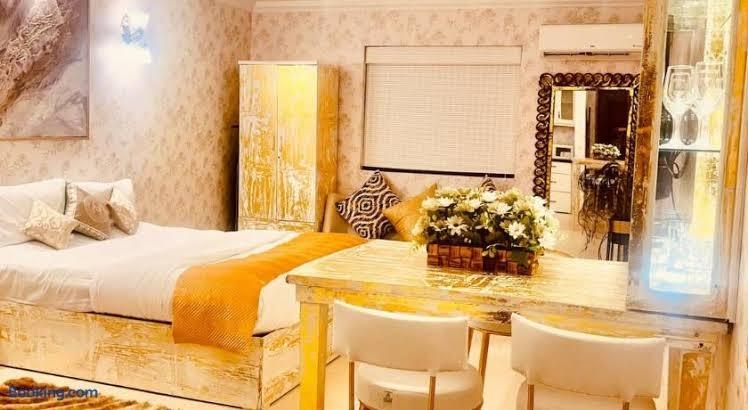 24 Karat NewlyLaunched Luxury Studio – photo 4