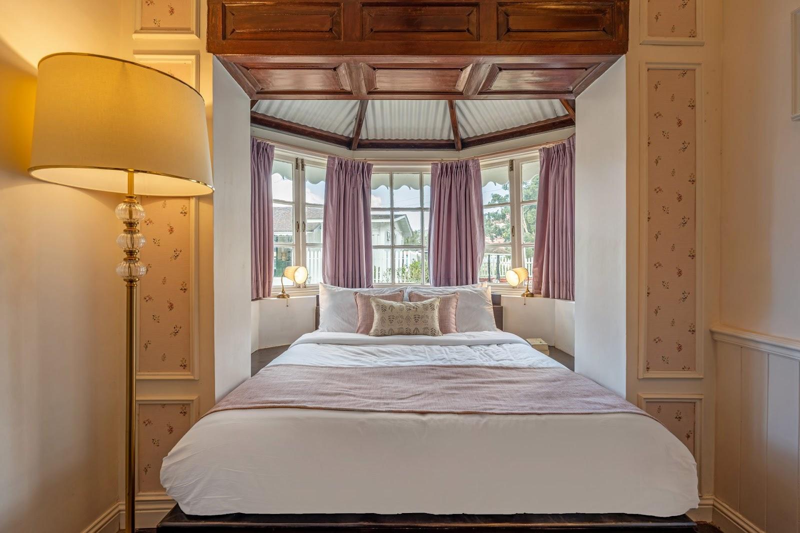 Tiverton Bungalow- A Vintage Luxury Retreat – photo 3