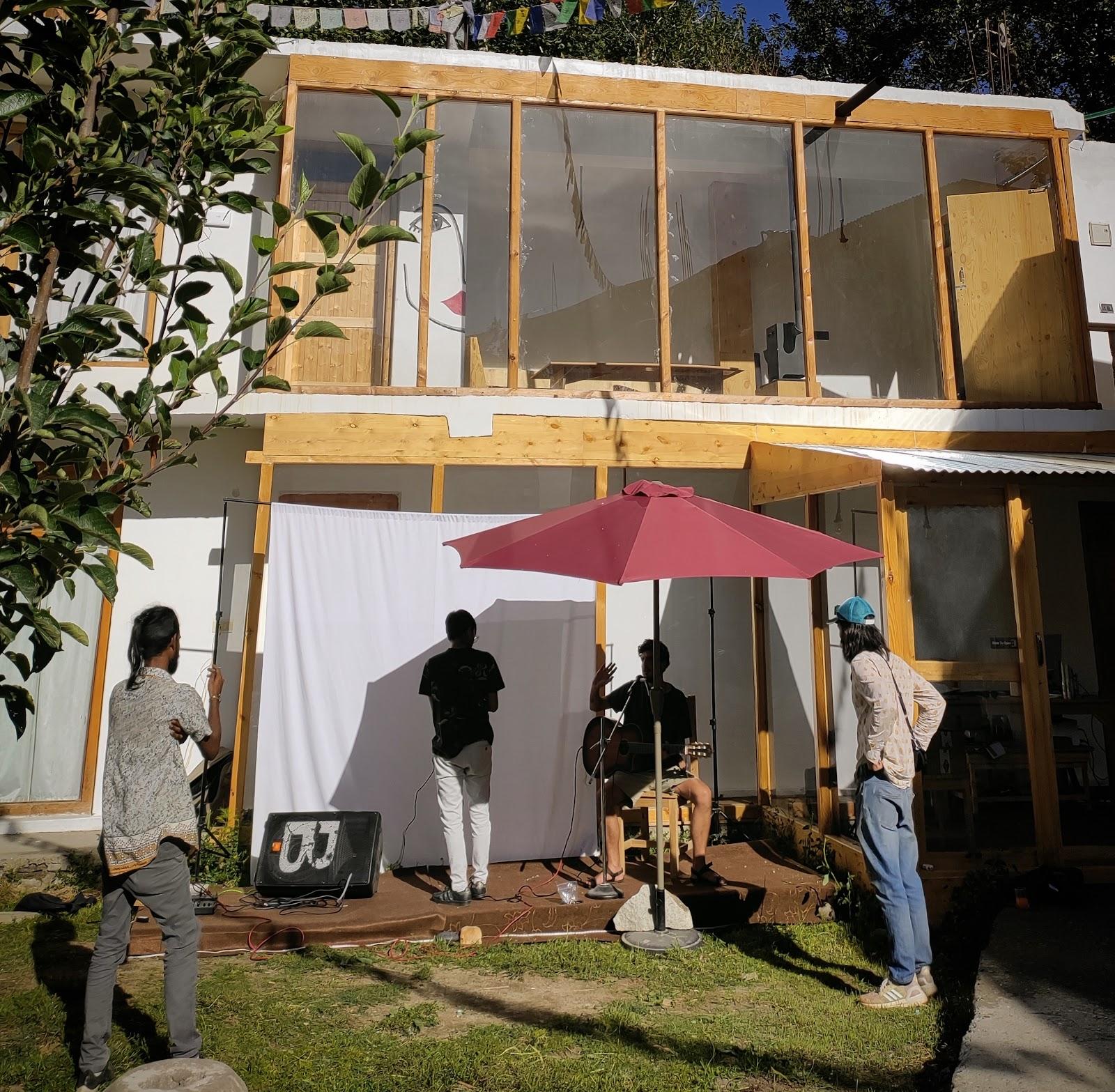 Gutur Glasswood House