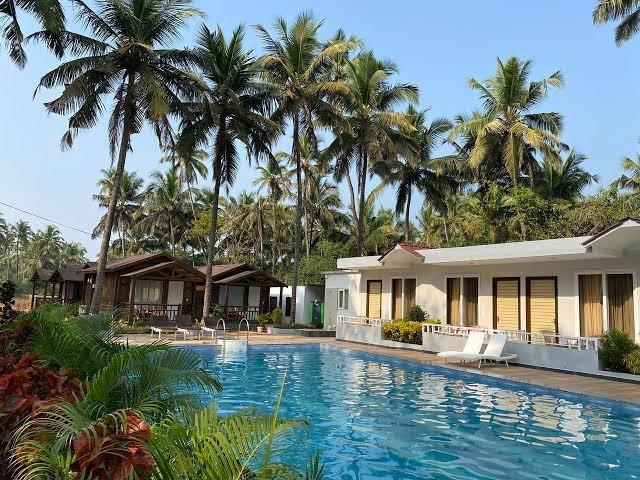 GOLDEN SANDS RESORT