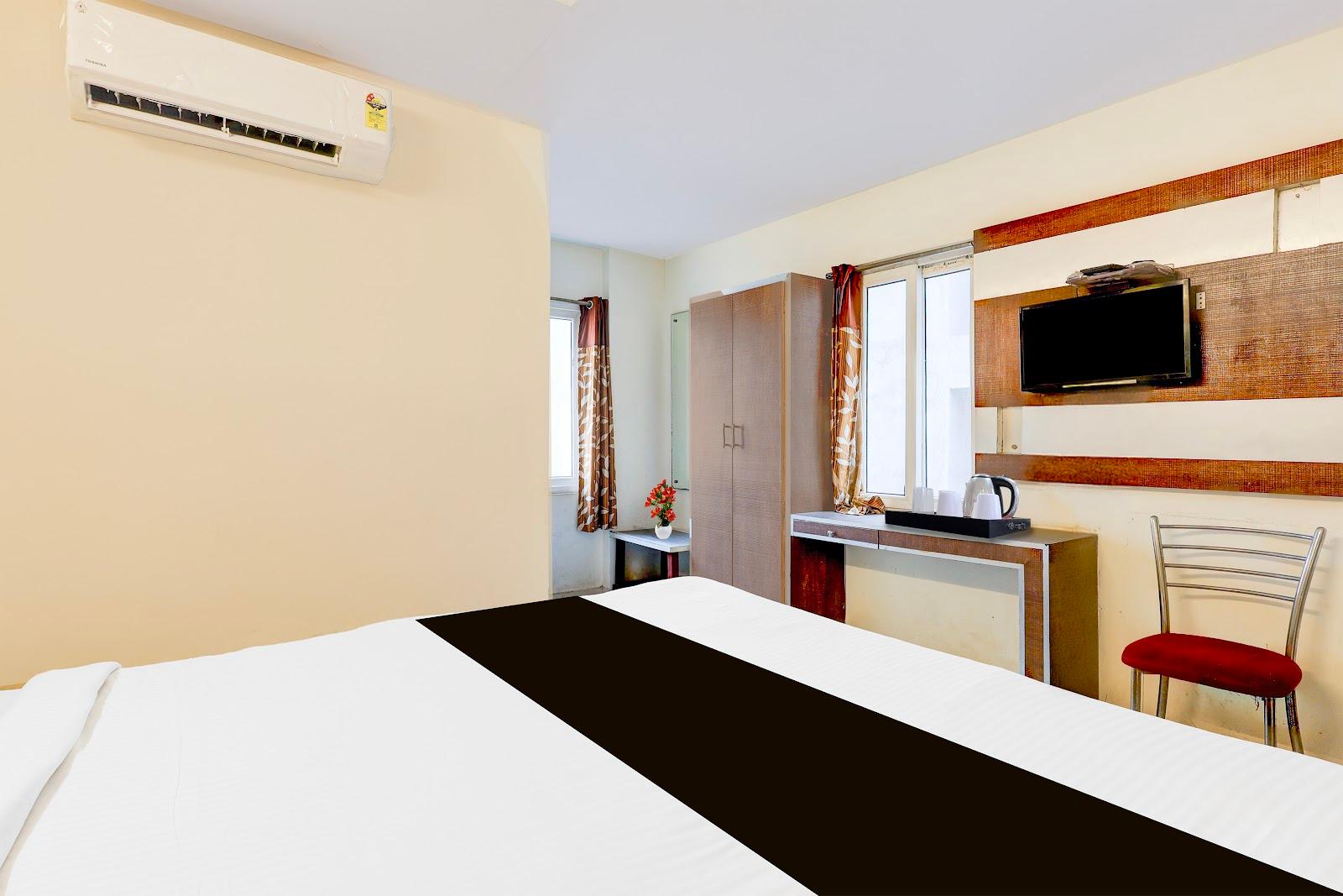 Townhouse Sankaramatam Road Near Diamond Park Formerly Madhura Inn – photo 4
