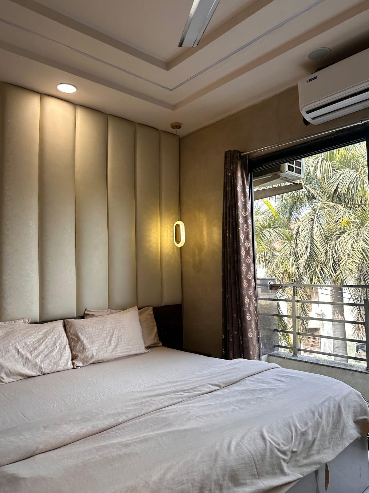 ROYAL ROOM RESIDENCY – photo 3