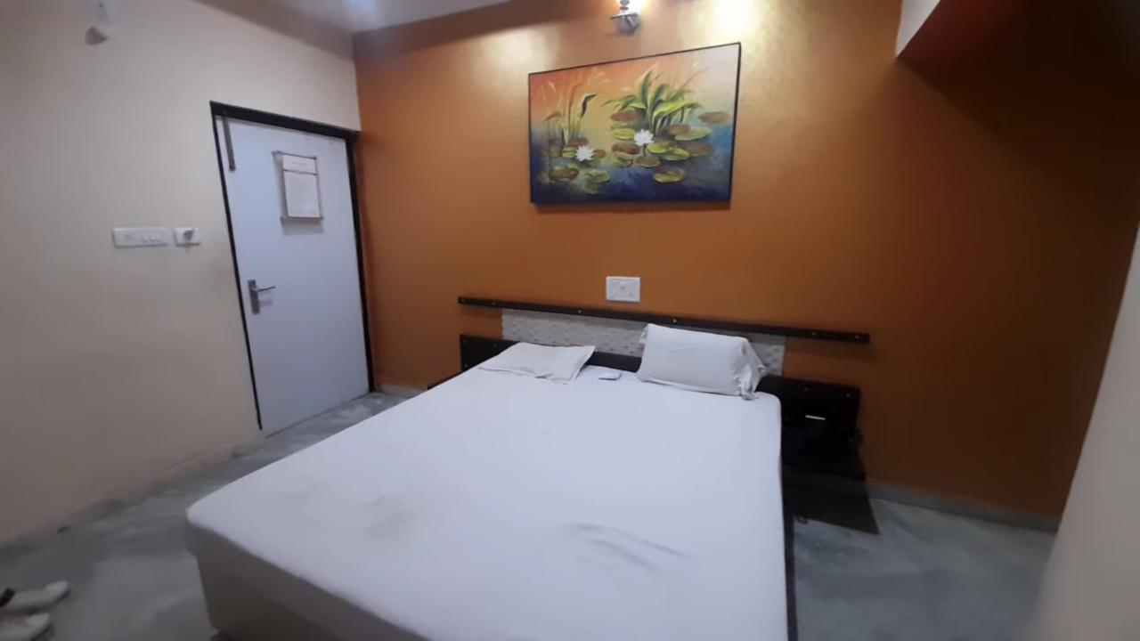 Ashlesh Hotel – photo 2