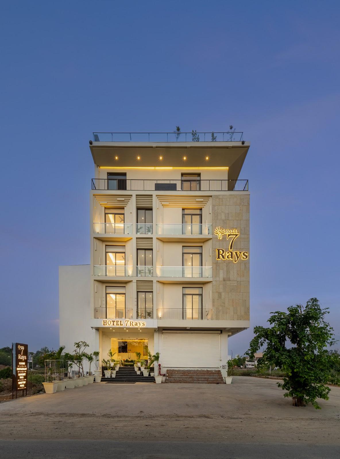 7 RAYS HOTEL – photo 1