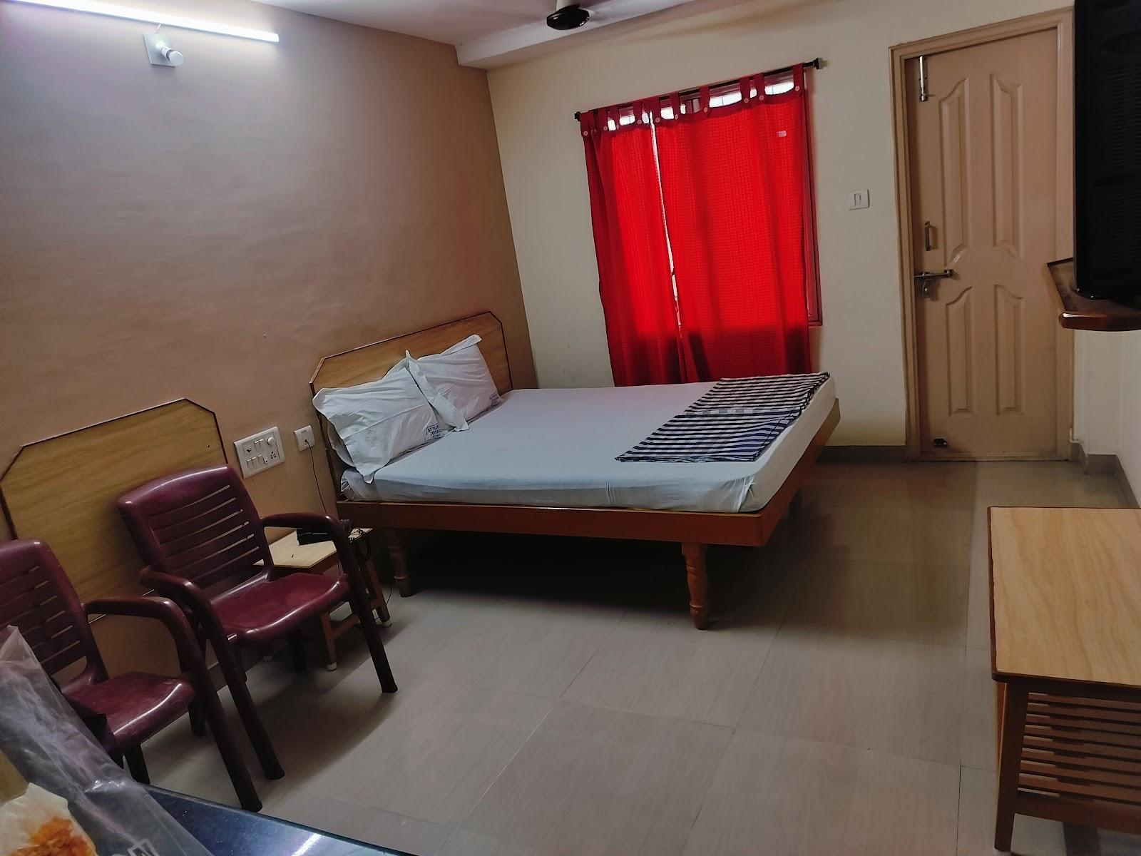 Hotel Suprabath Towers – photo 2