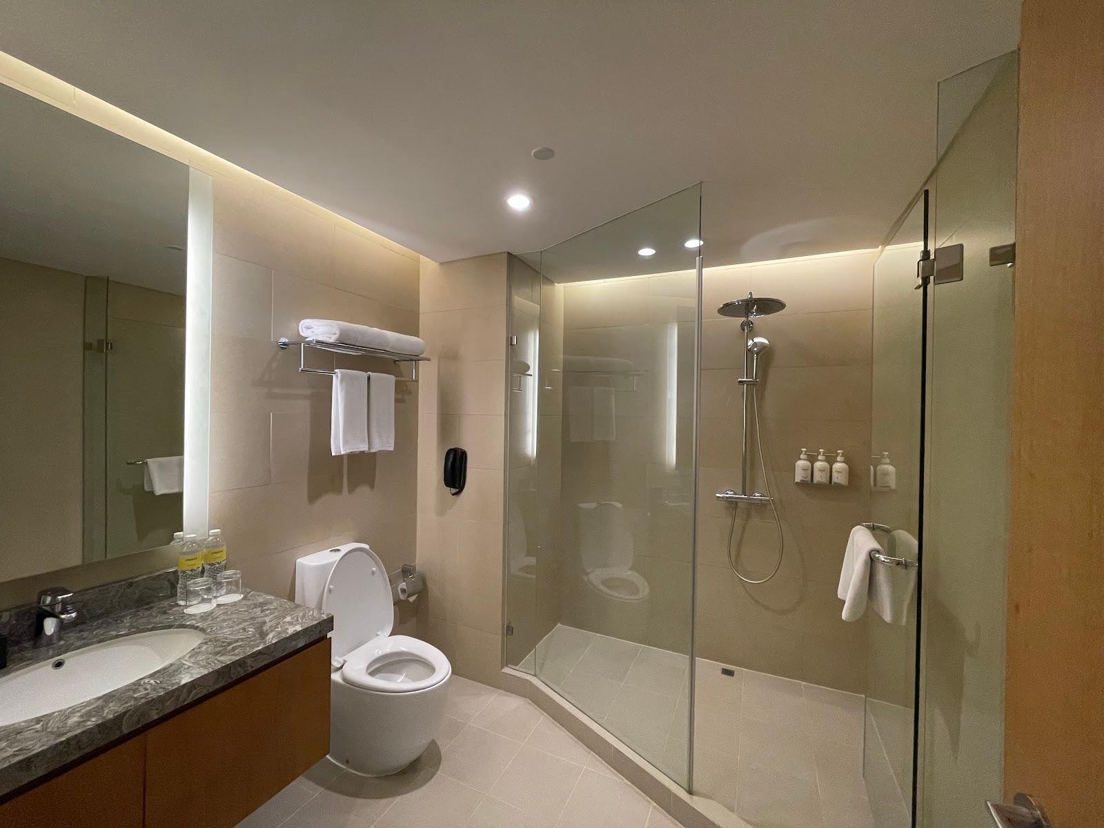 Holiday Inn & Suites Jakarta Gajah Mada by IHG – photo 4