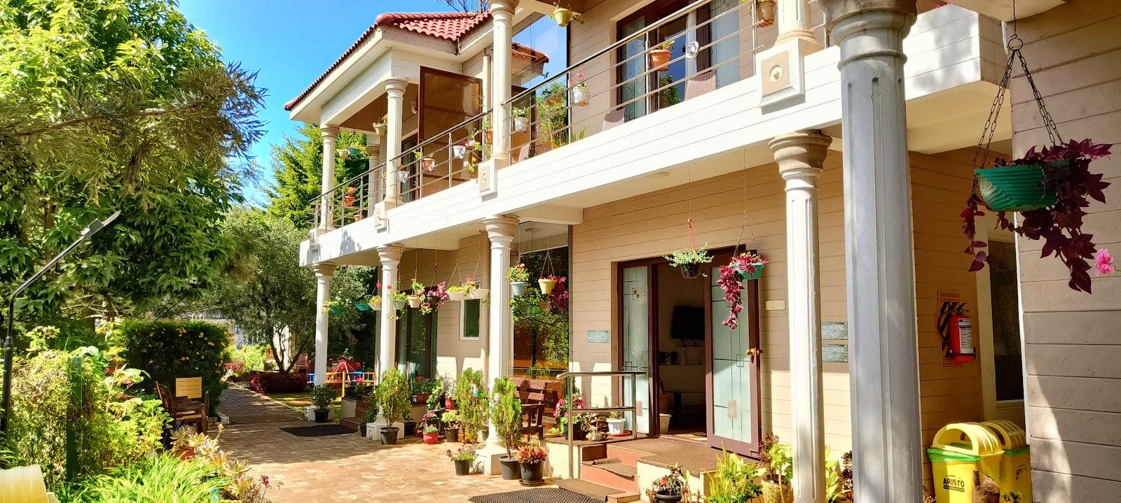 PARADISE PERFECT – photo 1