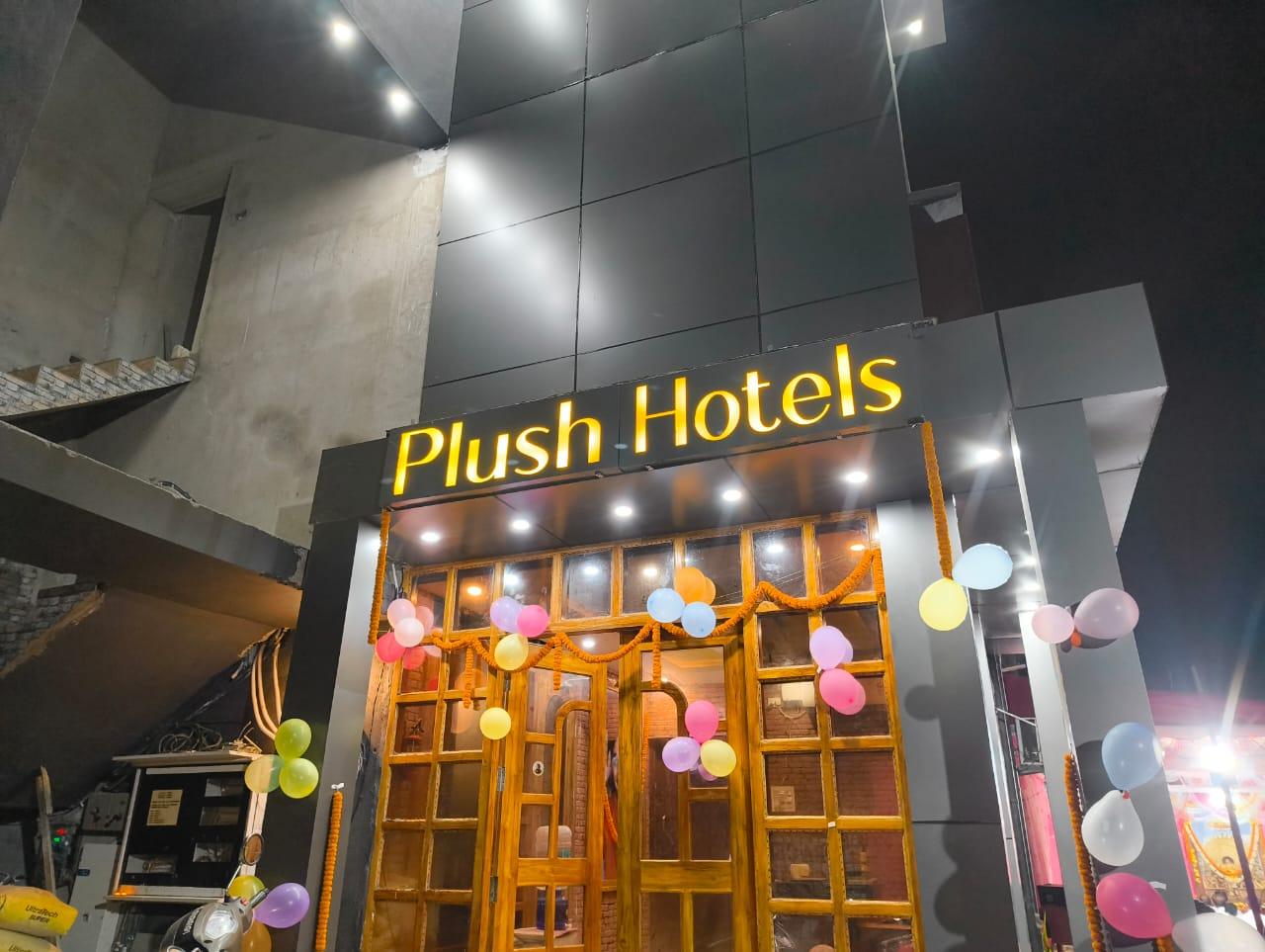 Plush Hotels – photo 1