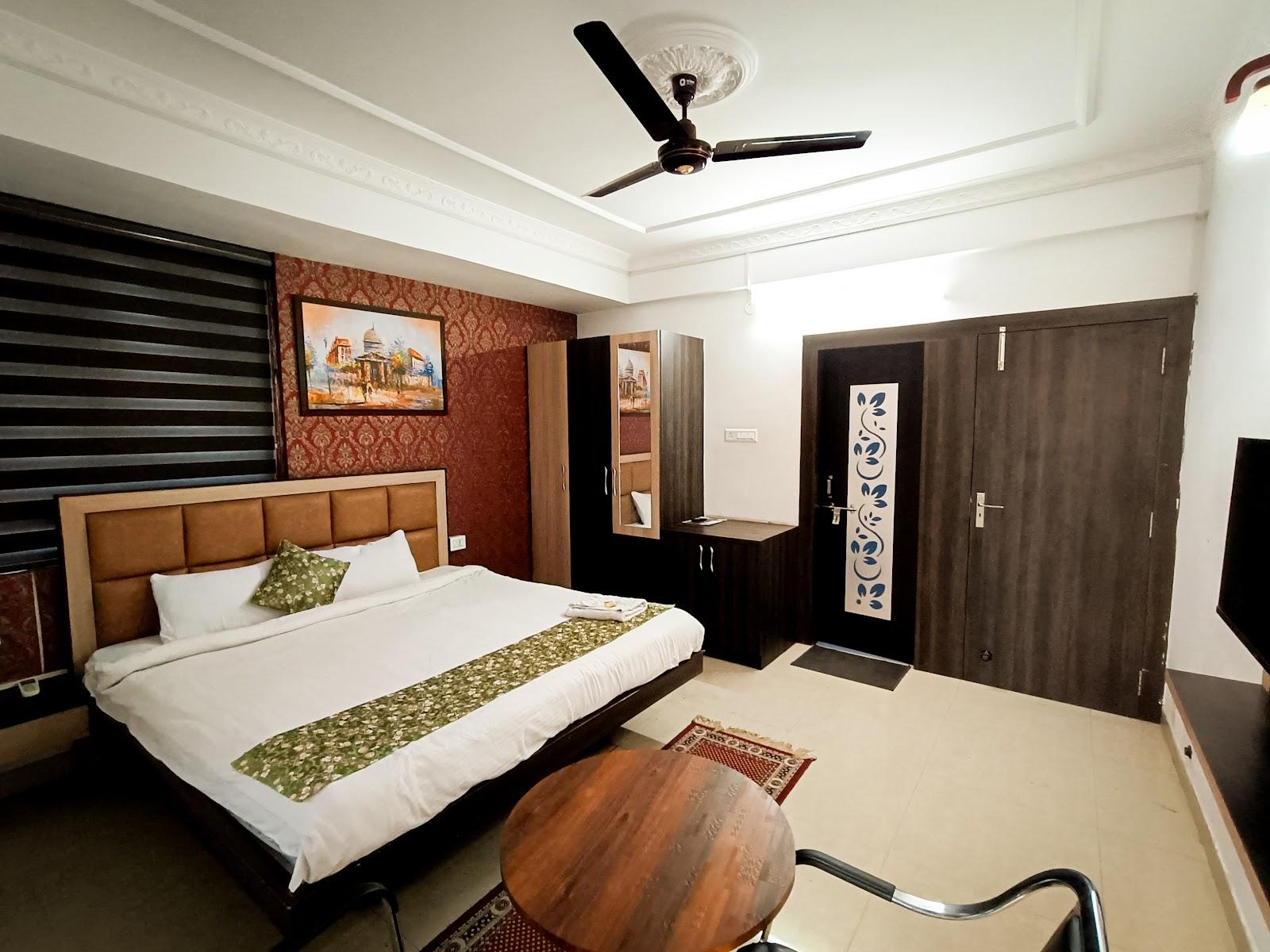 StayVilla Royal – photo 2
