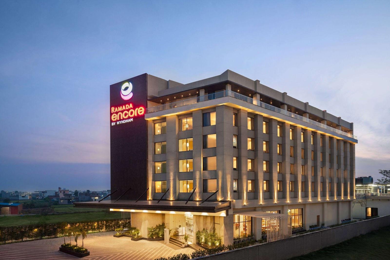 Ramada Encore by Wyndham Amritsar Airport – photo 1
