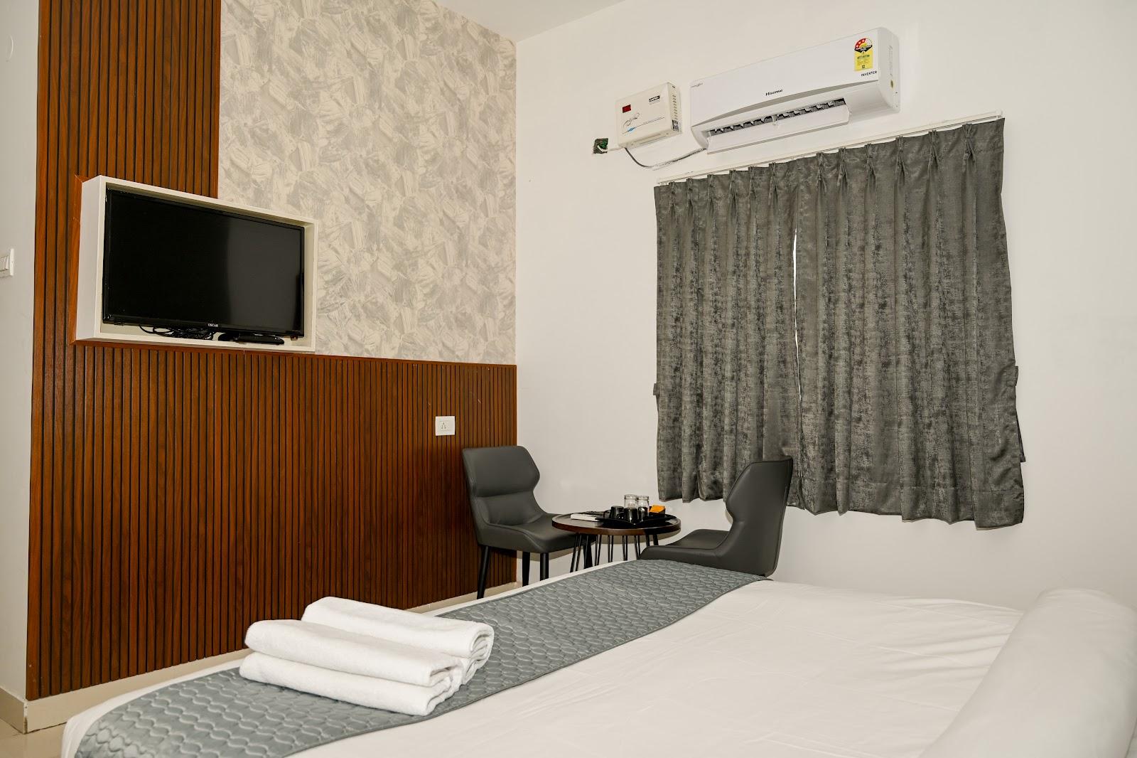 BEE Oak Budget Hotel – photo 4