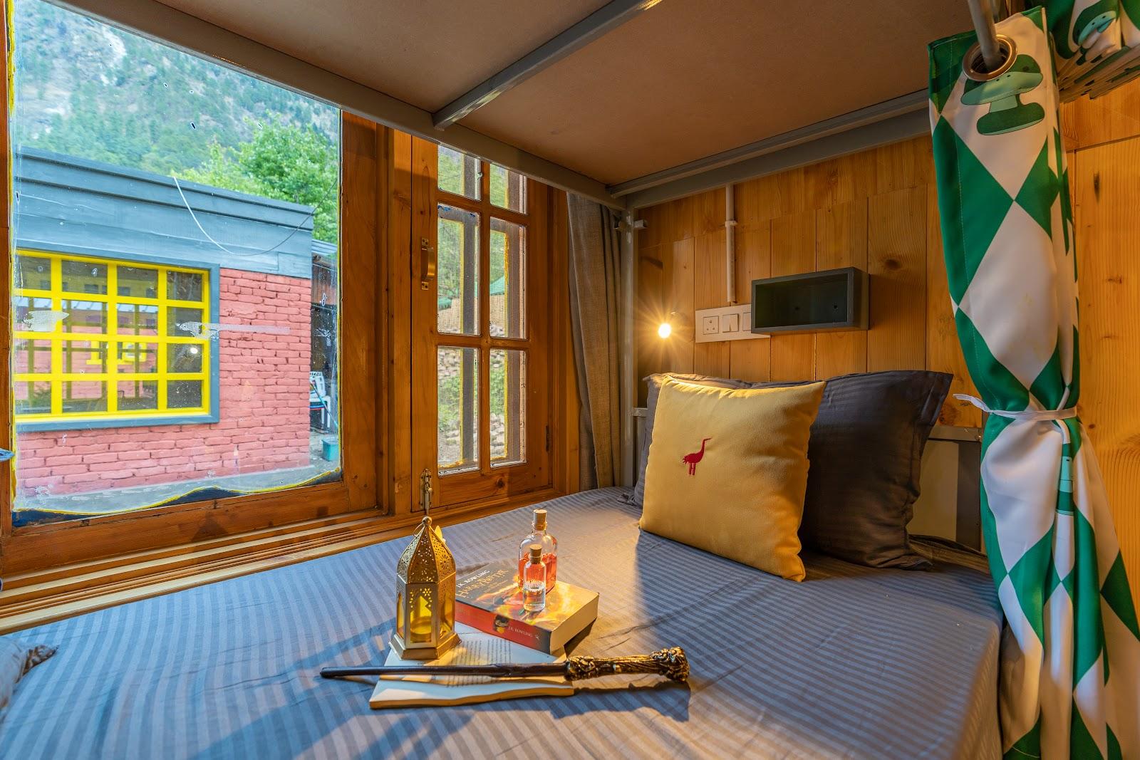 Whoopers Boutique Kasol – photo 3