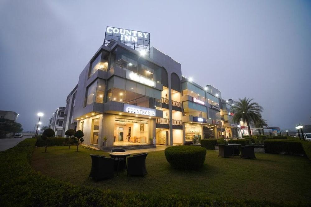 Vrindavan Hotels – photo 1