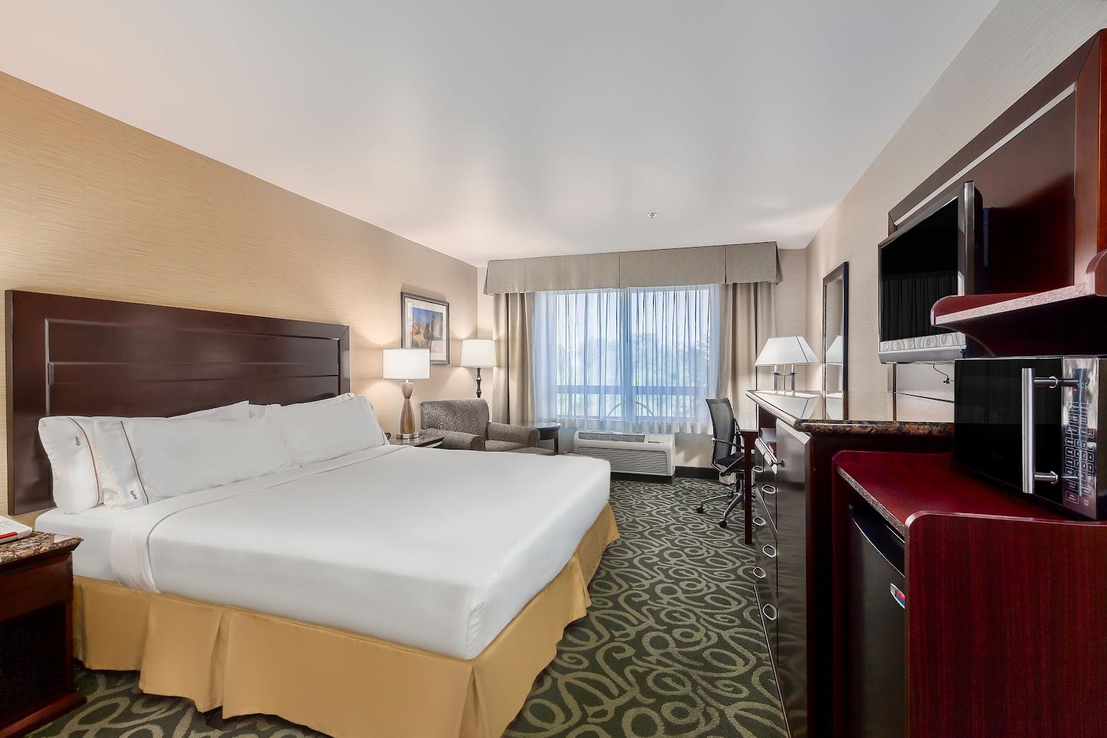 Holiday Inn Express & Suites Atascadero by IHG – photo 2