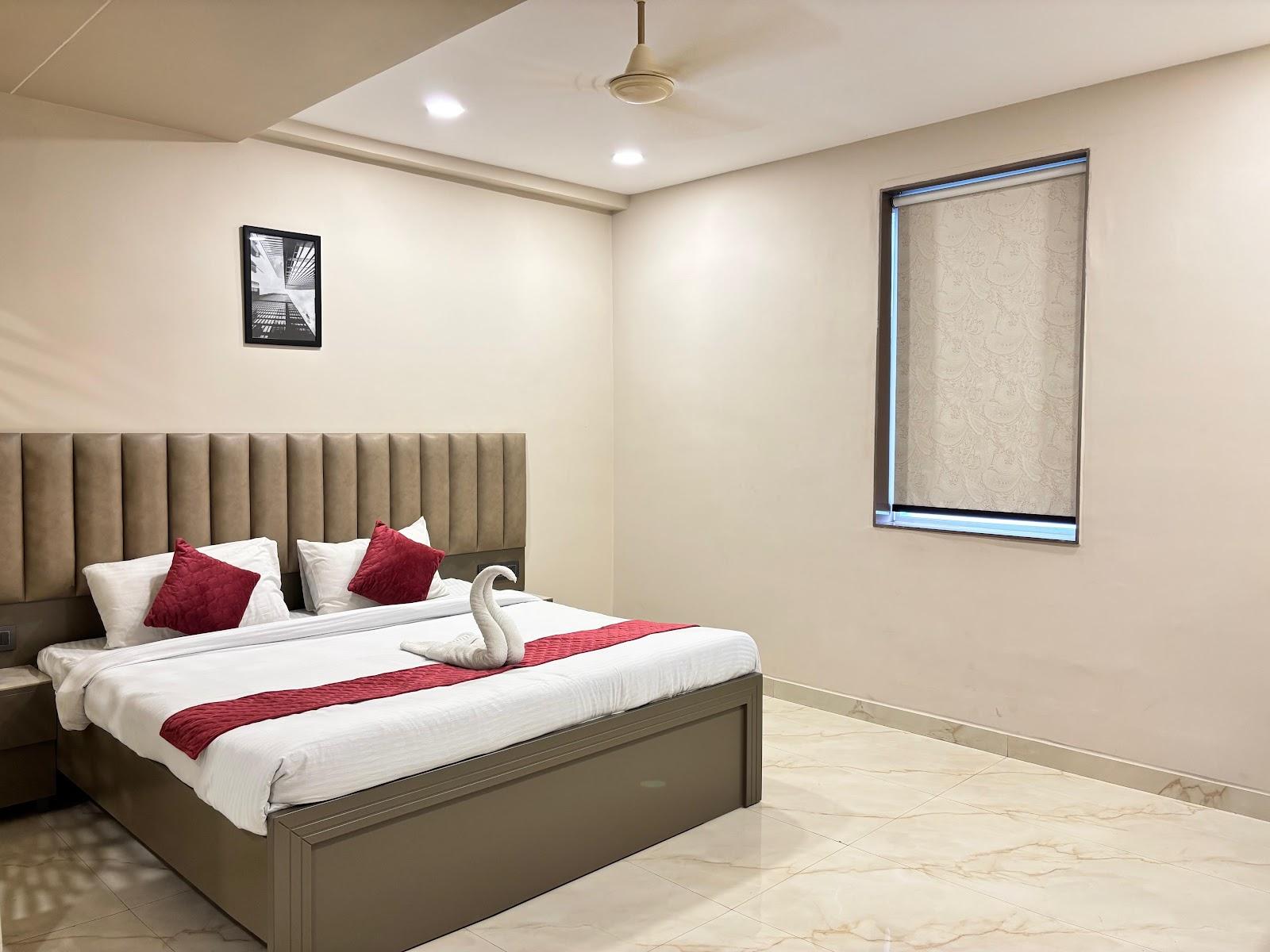 Hotel Shree Pushpak – photo 3