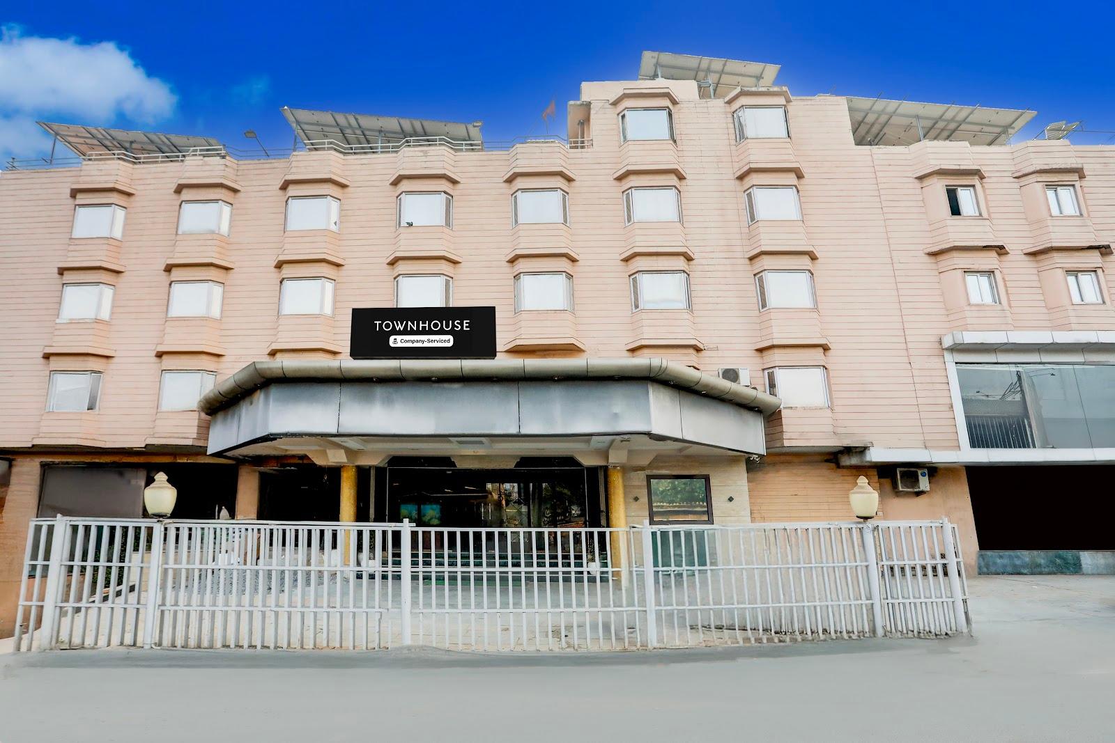 Super Townhouse by OYO Padav Square Gwalior Formerly Hotel Shelter