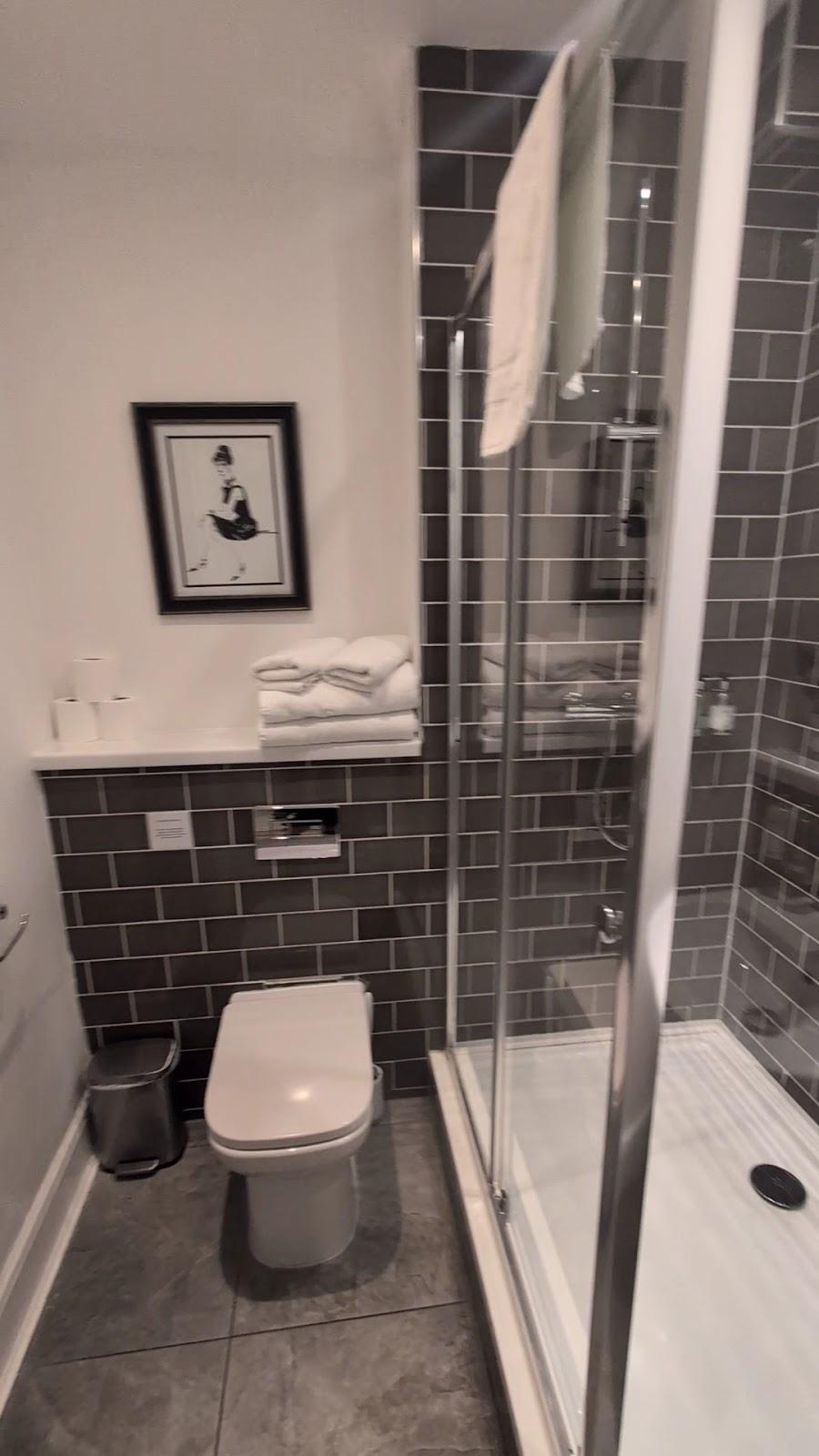 Edinburgh Castle Apartments & Suites – photo 2