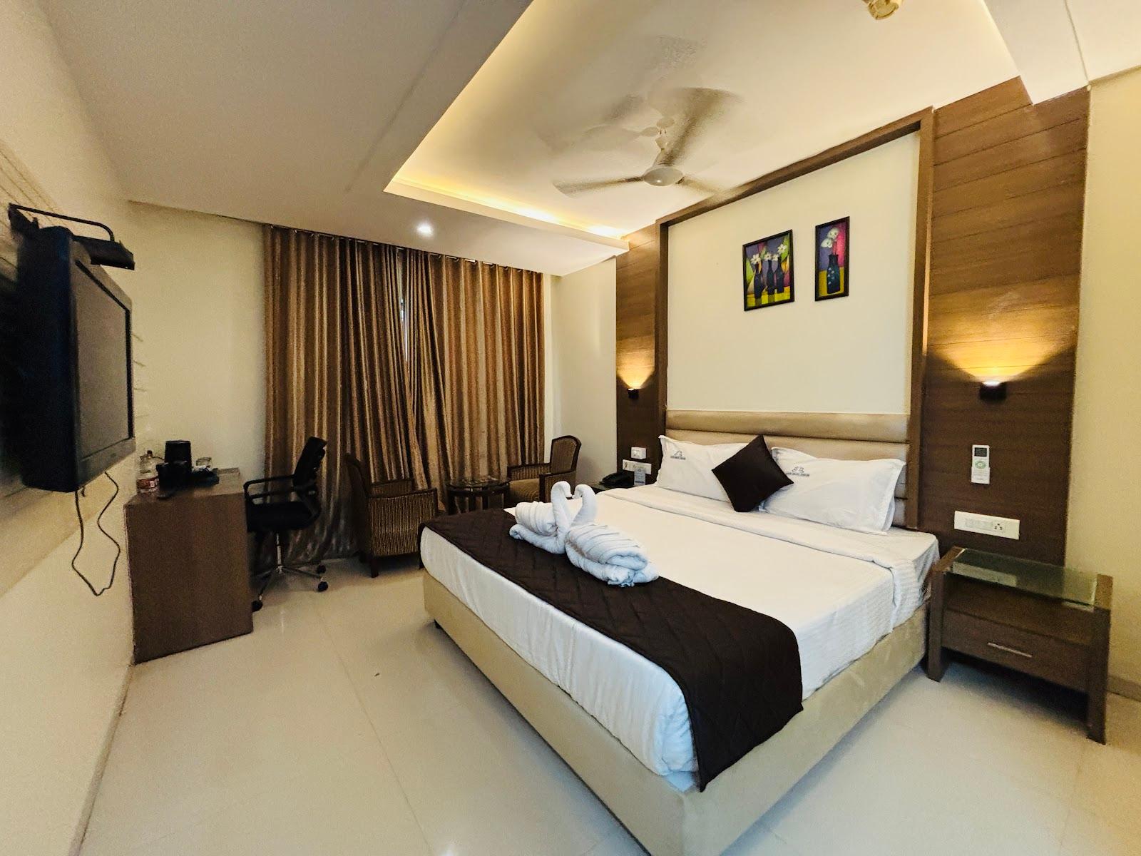 Hotel Lotus Grand Jubilee – photo 2