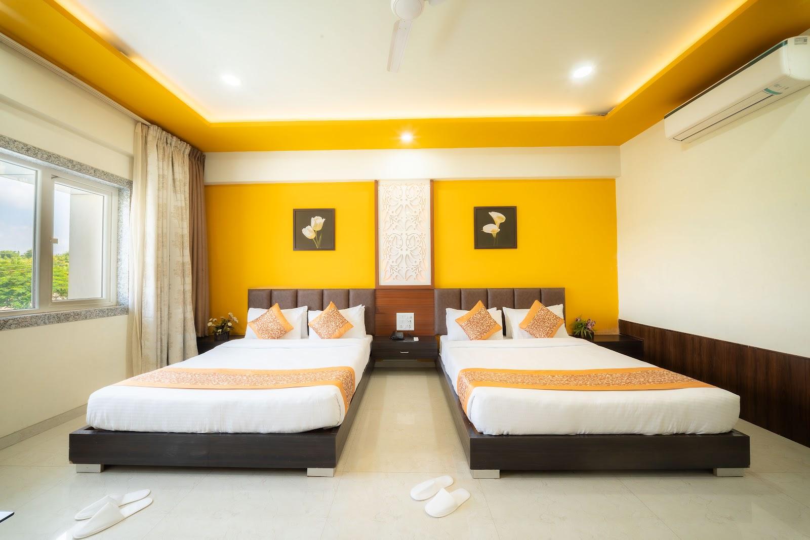 The Sky Imperial- Hotel Gopal Darshan – photo 3