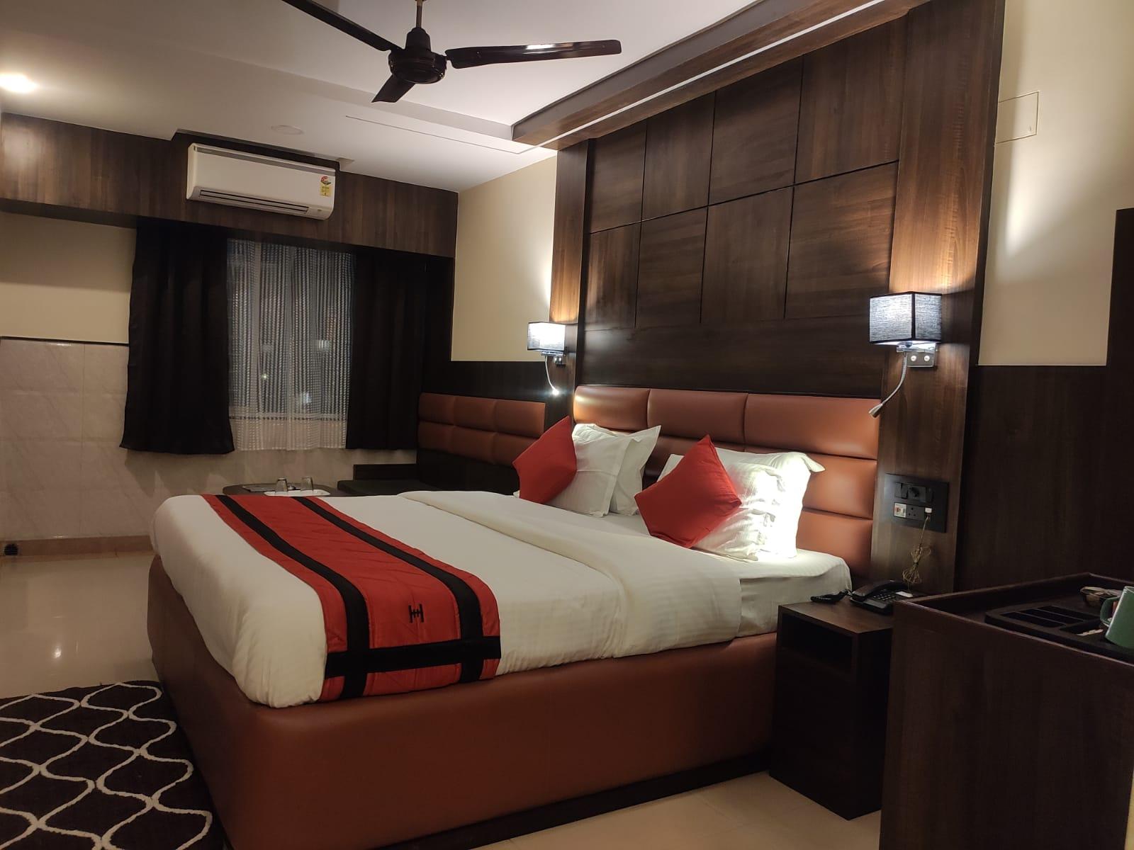 THE HOWRAH HOTEL – photo 3