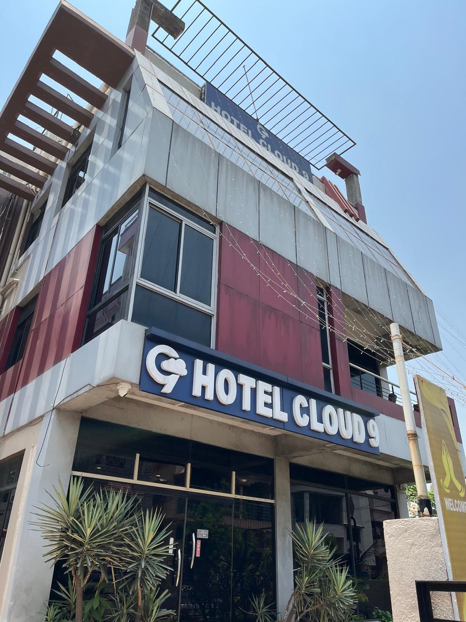 Hotel Cloud 9 – photo 1