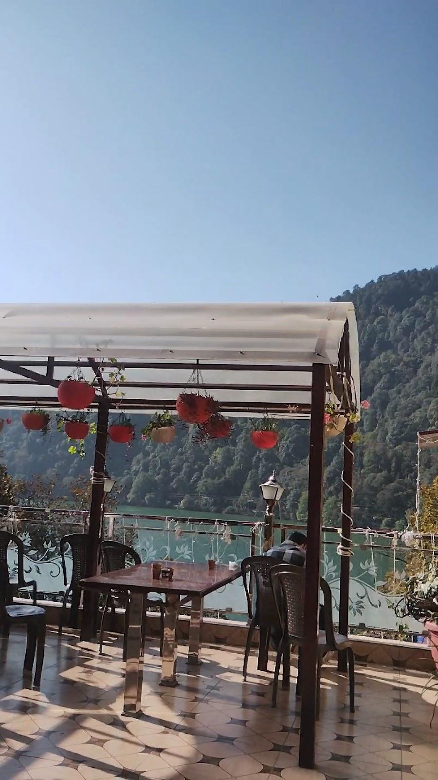 Capri Hotel - The lake side hotel on Mall Road – photo 2