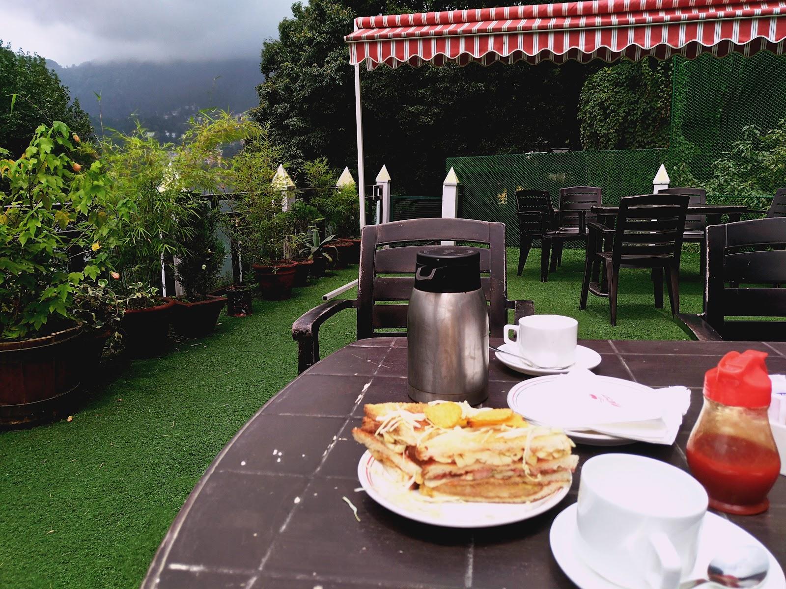 Alka The Lake Side Hotel – photo 4