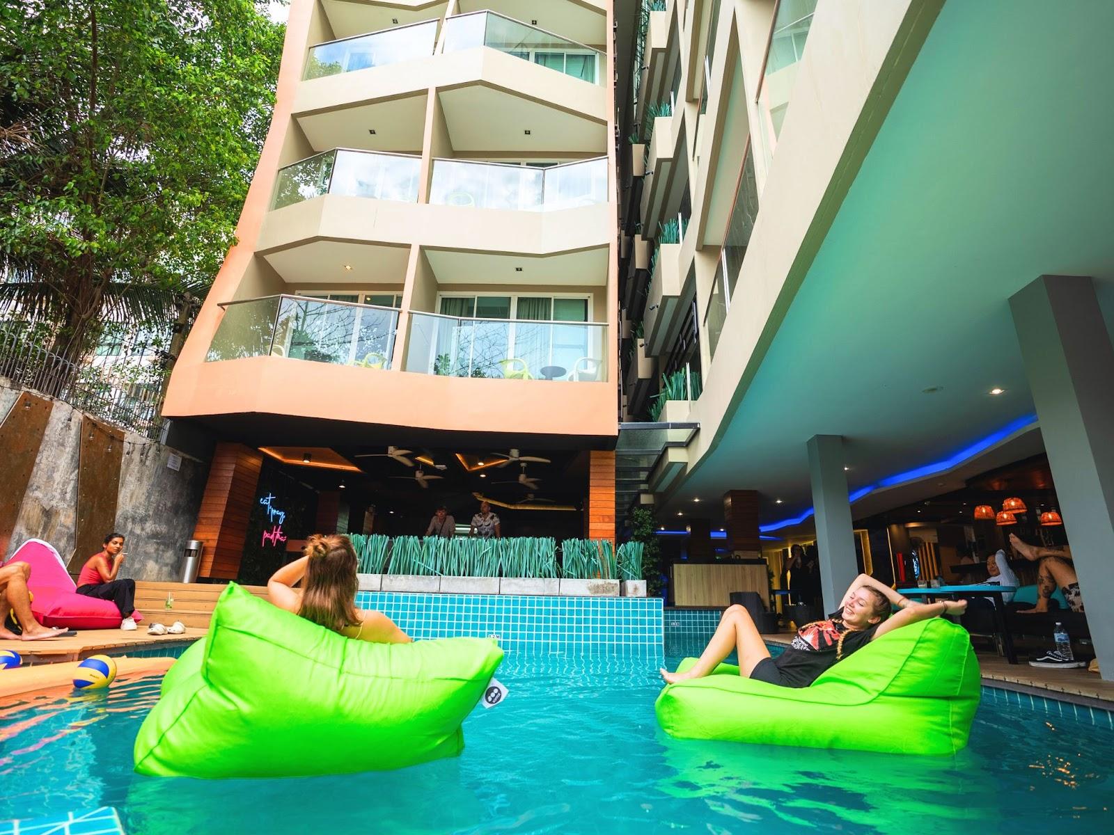Mad Monkey Phuket – photo 4