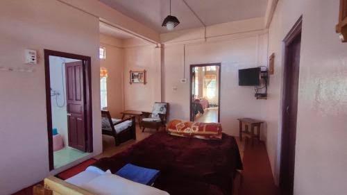 Holly Lodge Guest House – photo 3
