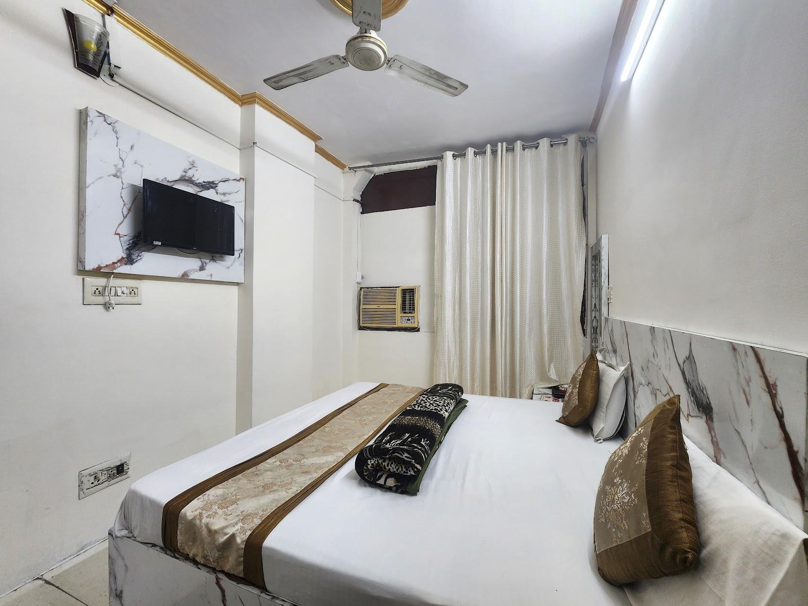Surya Inn – photo 4