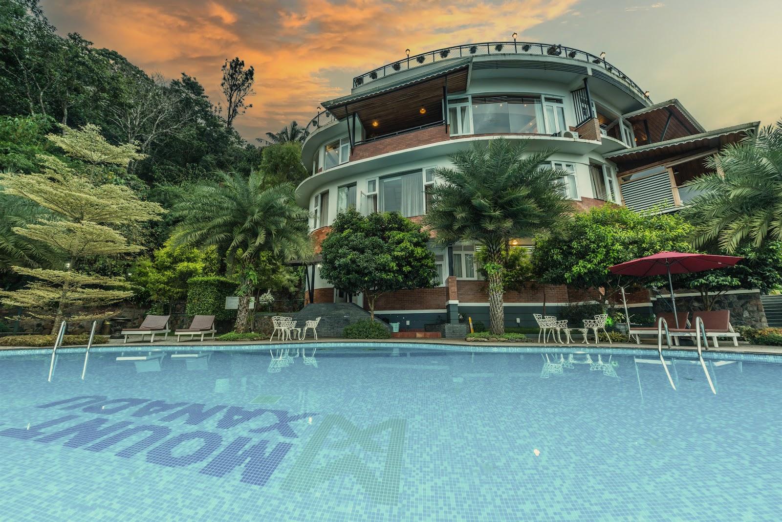 Mount Xanadu Resorts