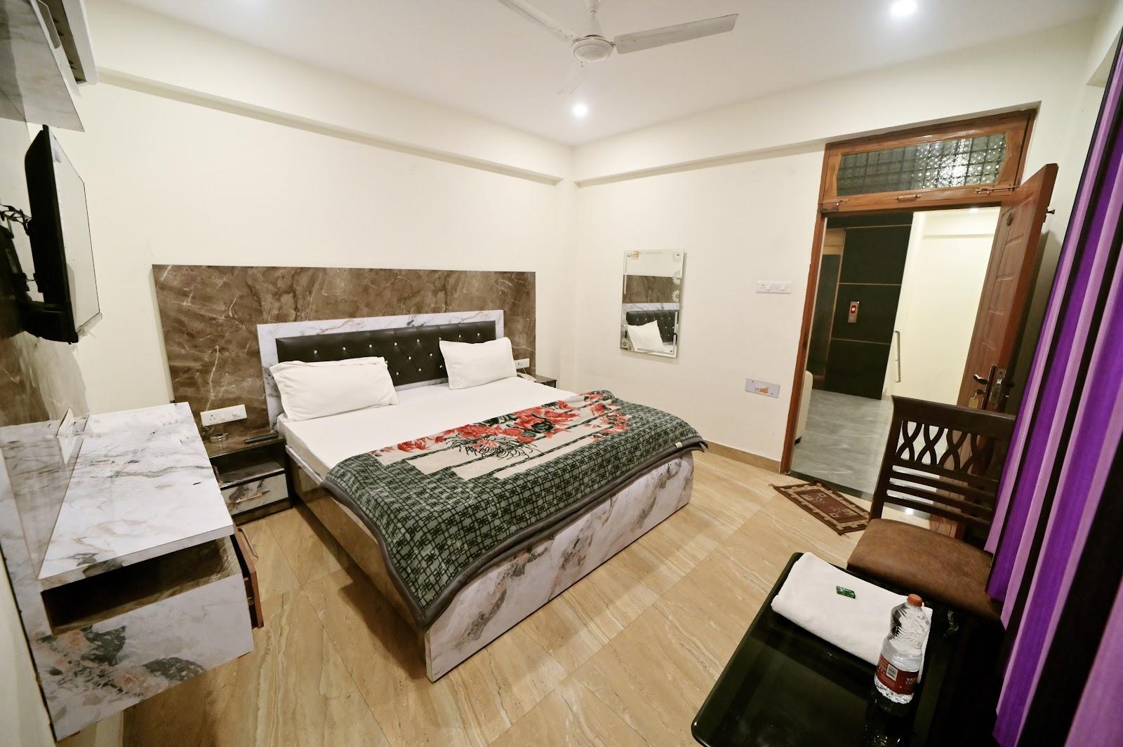 New Hotel Ganga Niwas- Near Triveni Sangam Dashaswamedh Ghat – photo 2