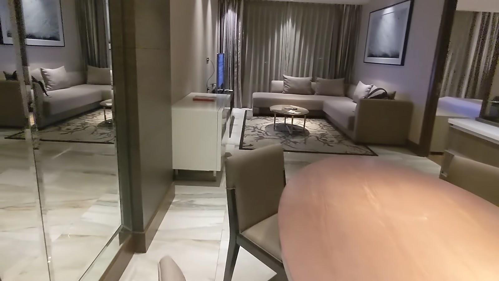 Makati Diamond Residences – photo 2