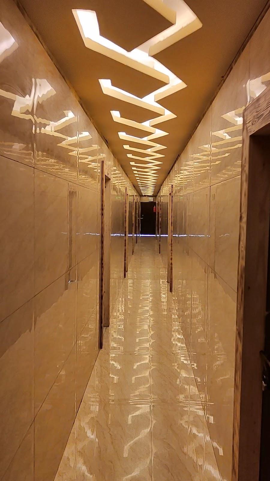 Plush Hotels – photo 2