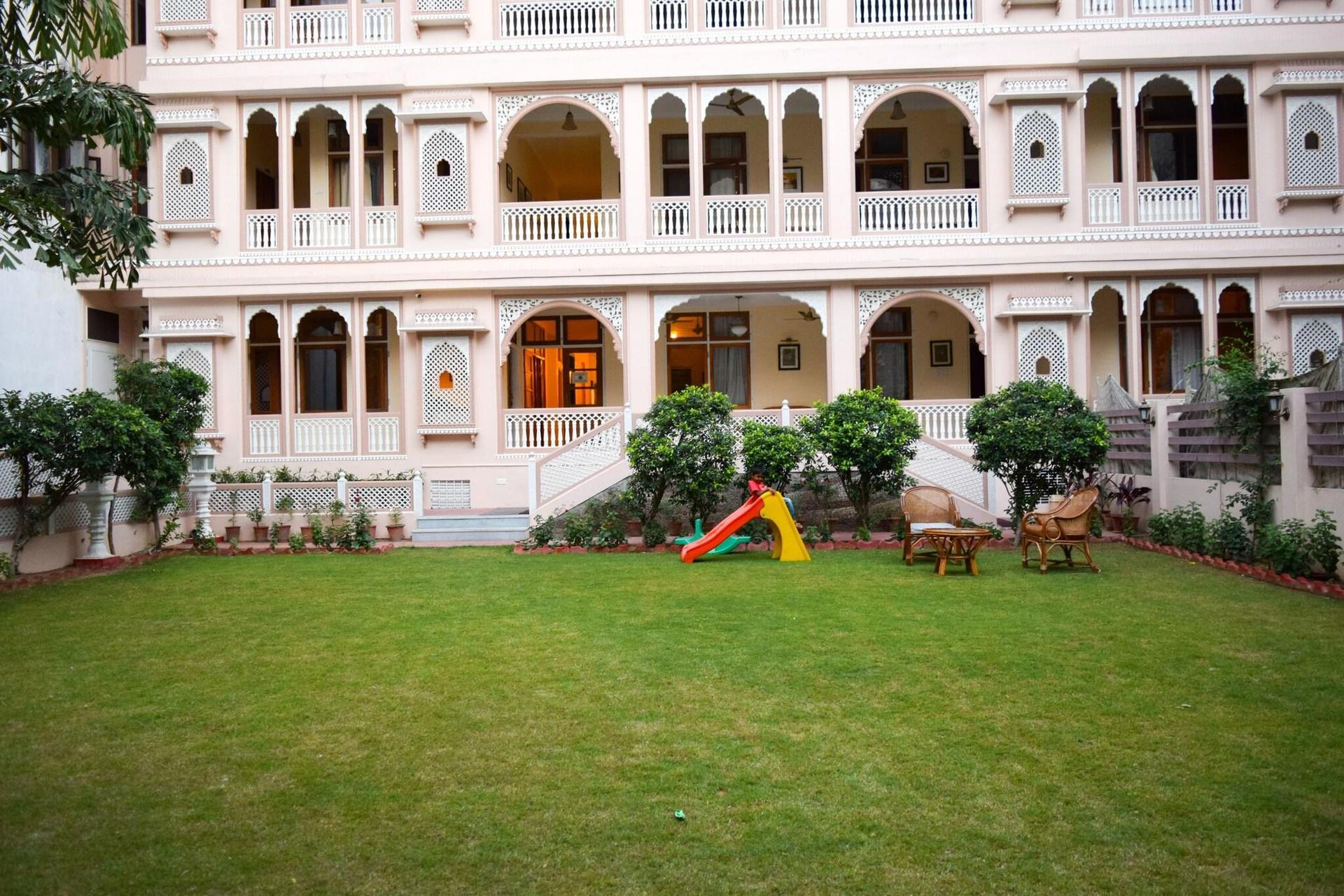 Pink city bnb – photo 1