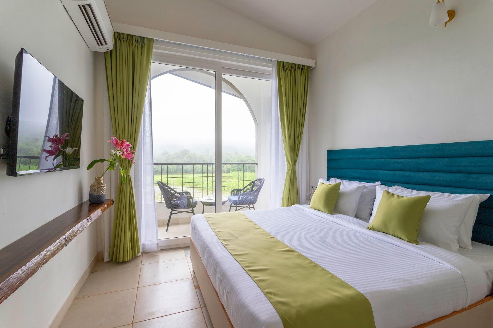 Stone Wood Hotel Amboli – photo 3