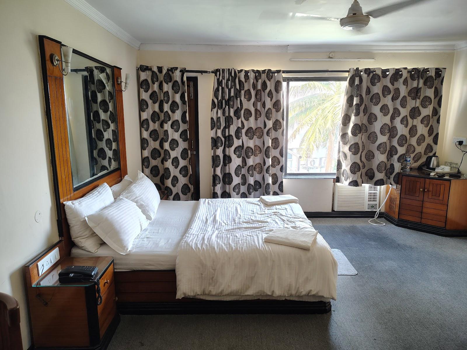 Hotel Dolphin, Near Old Digha Beach - Restaurant and Banquet Hall – photo 3