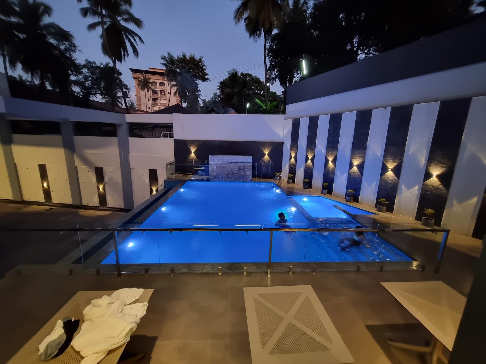 AJ Grand Hotel – photo 4