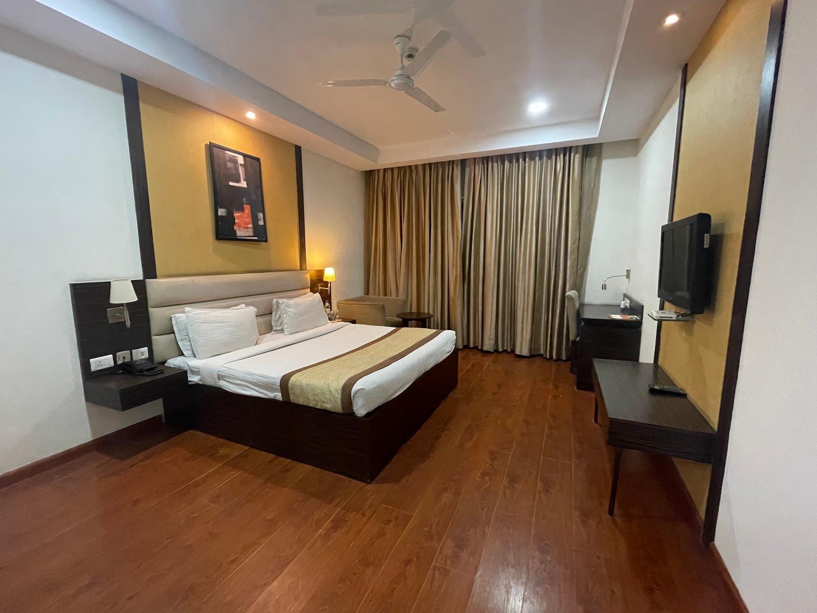 Hotel Hyphen Premier – photo 3