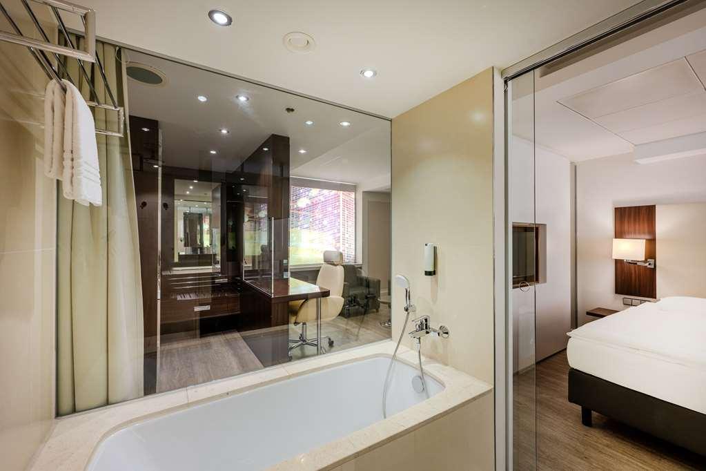 Park Inn by Radisson Berlin Alexanderplatz – photo 4