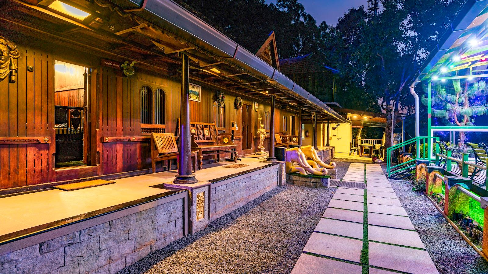 Castillo De Woods | The Private Luxury Villa | Vattavada | Resort