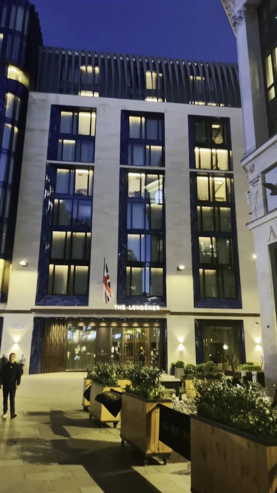The Londoner Hotel – photo 3