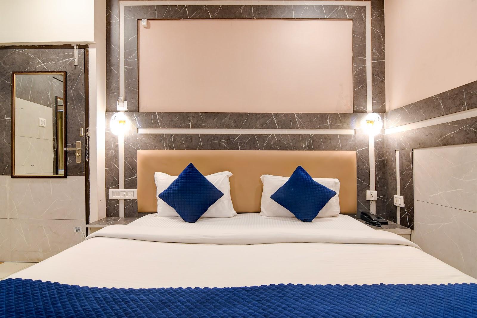 Hotel Q Inn – photo 2