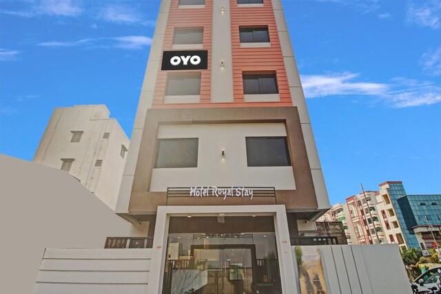 OYO Flagship Hotel Royal Stay