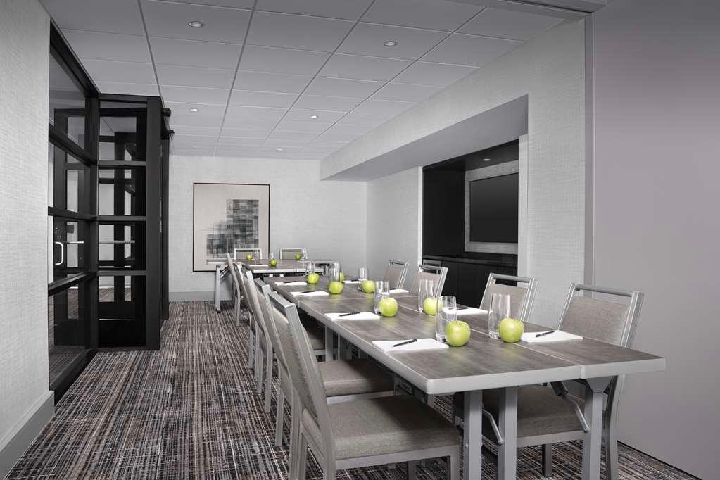 Woody Westover in Hillcrest DC near Capitol Hill - Queen Suite – photo 3