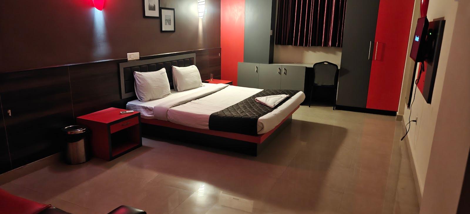 Empire The Grande suites – photo 2