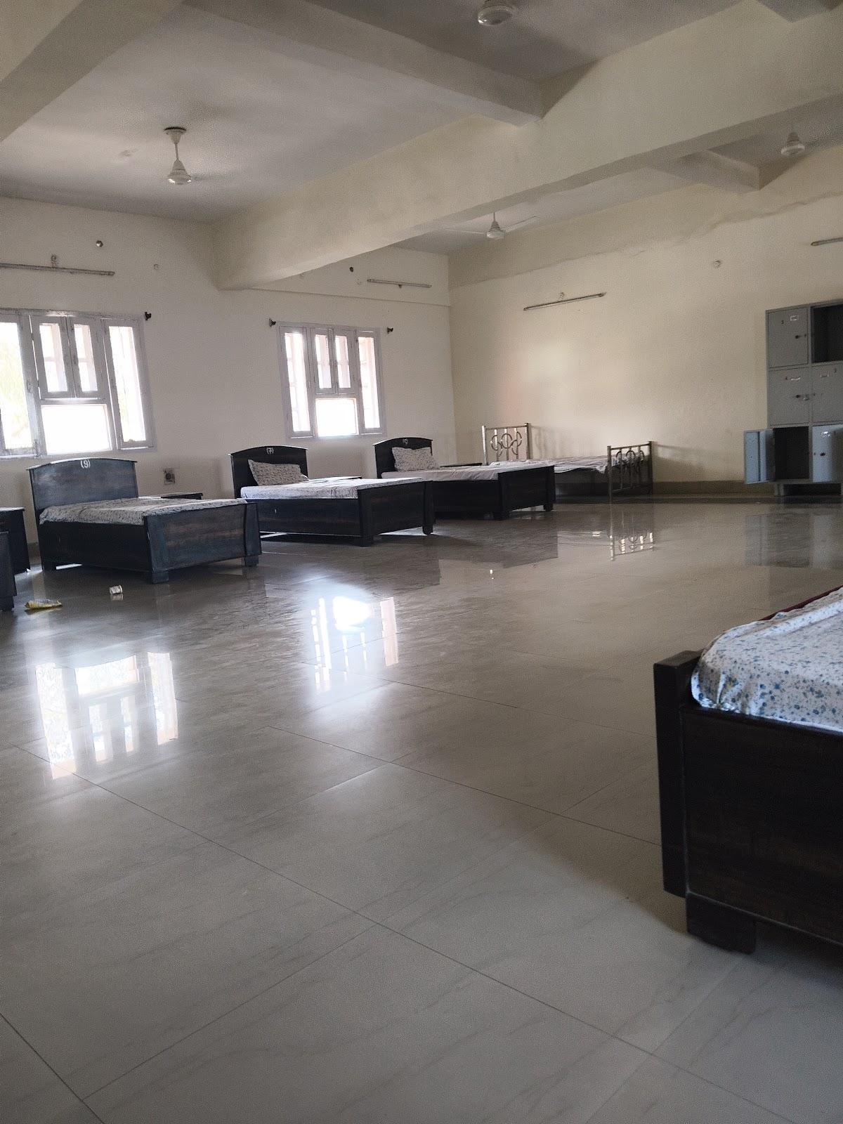 Ambala Cantt Railway Retiring Room – photo 2