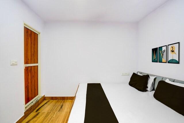 Stay in Banarasiya – photo 2
