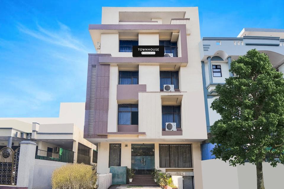 Townhouse Malviya Nagar Near Airport formerly Royal Residency – photo 1
