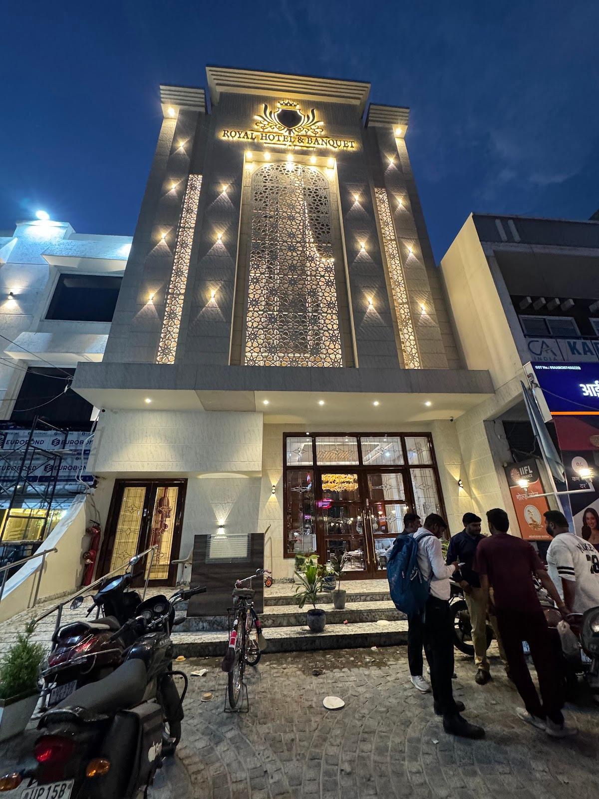 Hotel Royal 9 & Banquet – photo 1